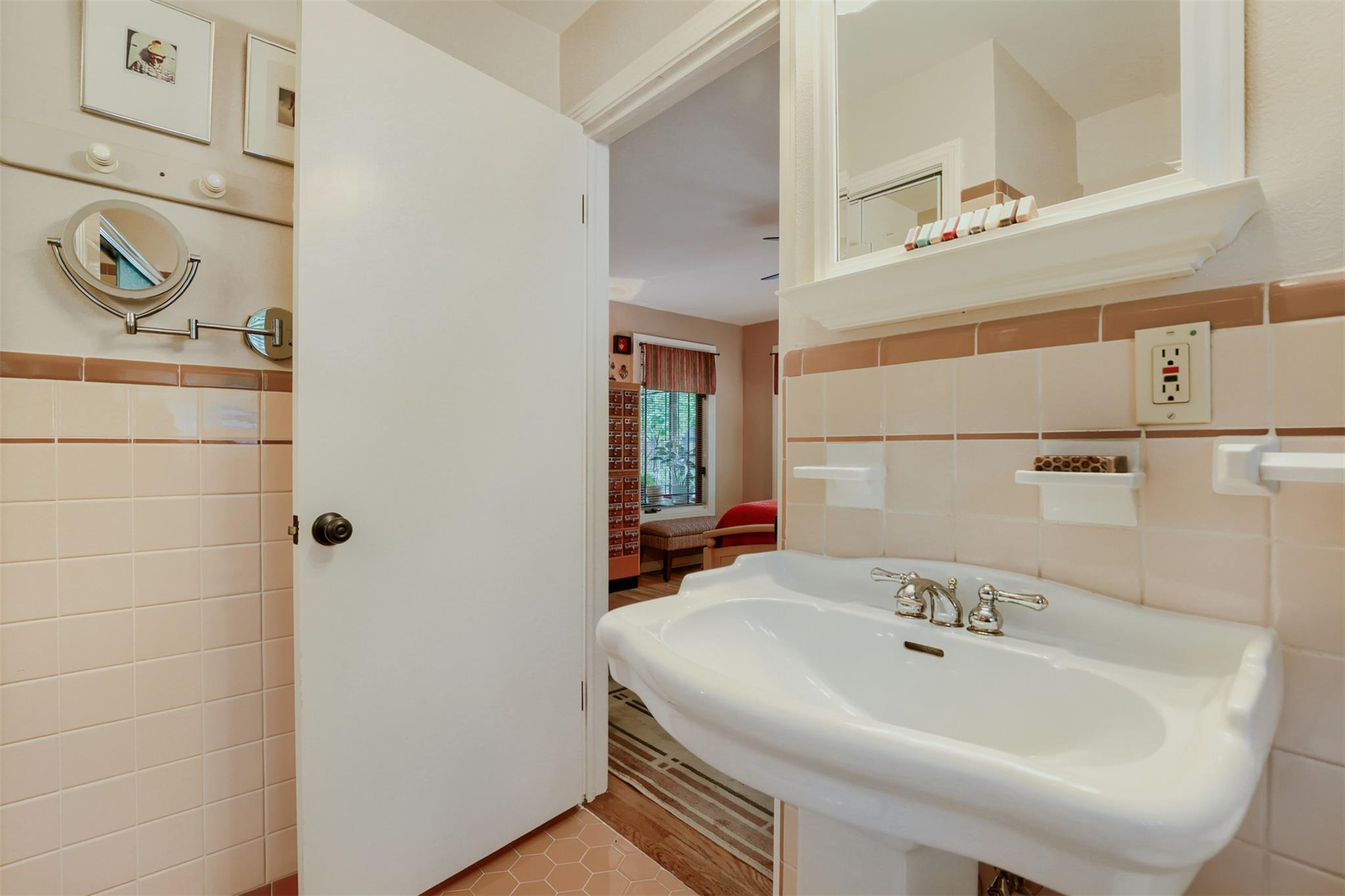 6011 Shoal Creek Blvd, Austin - Photo 16 of 25