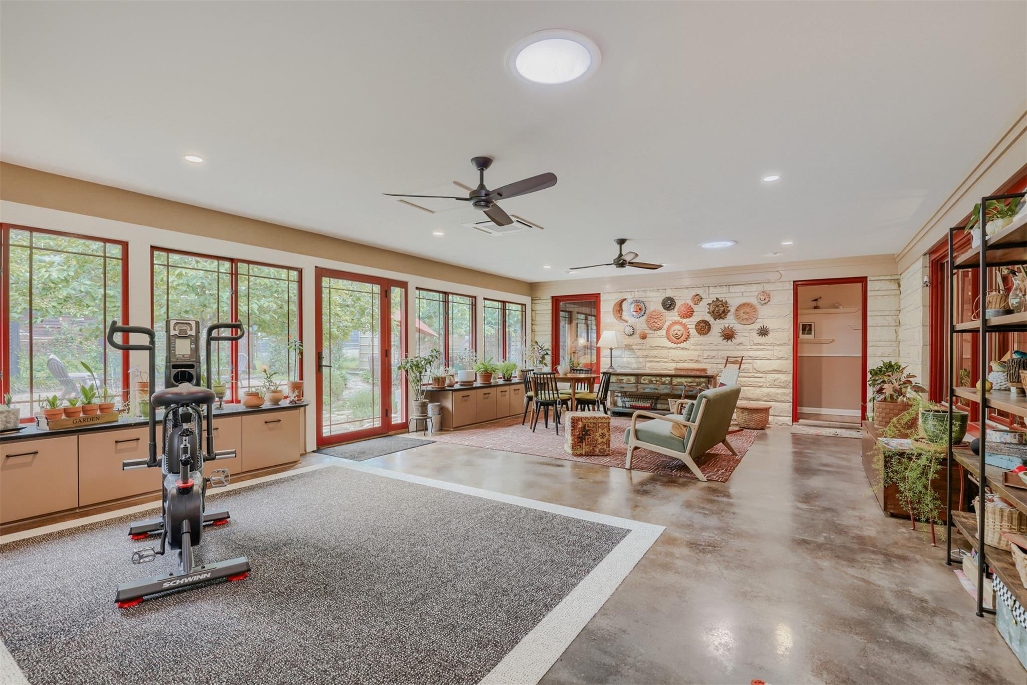 6011 Shoal Creek Blvd, Austin - Photo 5 of 25