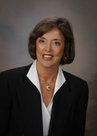 Lili Cox - Professional headshot