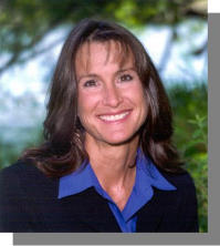 Holly Cerretani - Professional headshot