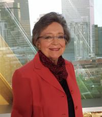 Lynn Karlin - Professional headshot