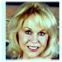 Kellie Rourke - Professional headshot