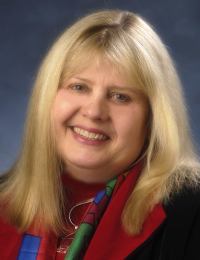 Teri Isner - Professional headshot