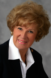 JANET DUDLEY - Professional headshot