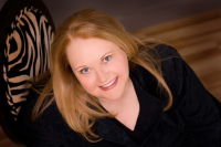 Cindy Oyen - Professional headshot