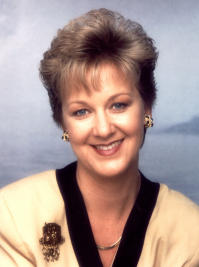 Libby Tomyn - Professional headshot