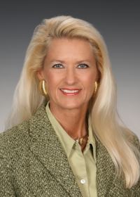 Susie Loftis - Professional headshot