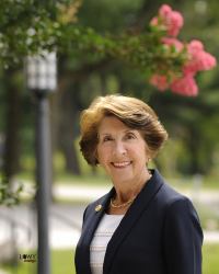 Lei Barry - Professional headshot