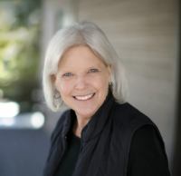 Daphne Rutz - Professional headshot