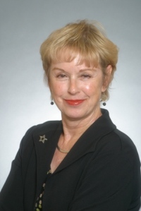 Lindsey Croft - Professional headshot