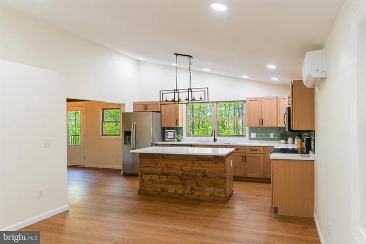 2614 LAKE FERNDALE DRIVE, SPRINGFIELD - Photo 12 of 25