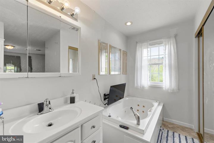 106 WATERVIEW DRIVE, CAPON BRIDGE - Photo 18 of 25