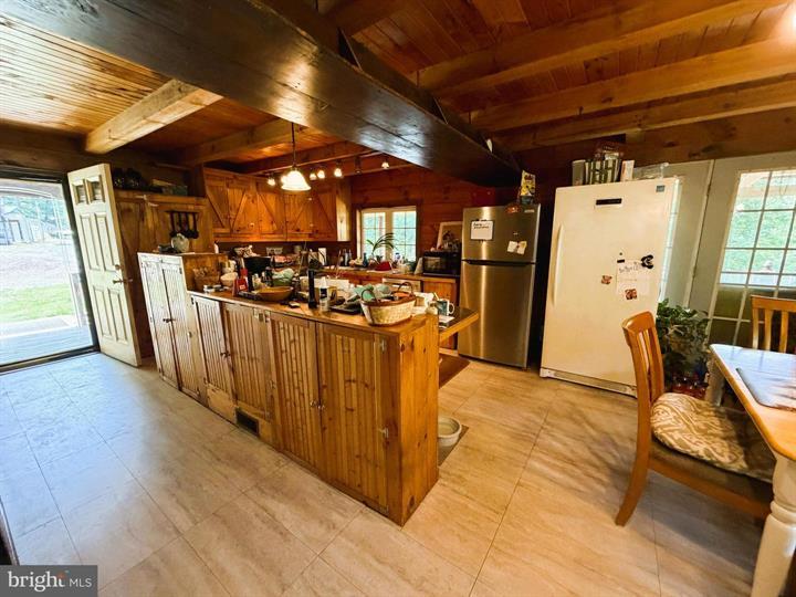 954 RUSTY LANE, MATHIAS - Photo 10 of 25