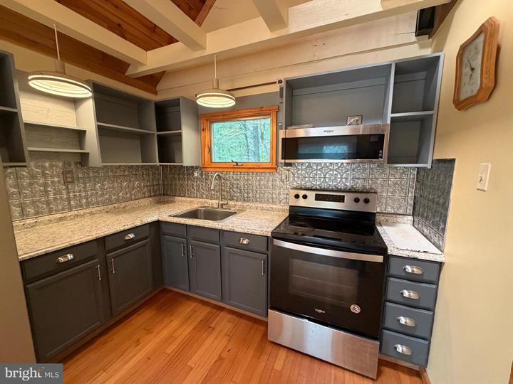 481 FELLER DRIVE, LEVELS - Photo 12 of 25