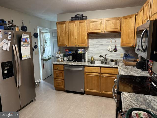 586 CENTRAL AVENUE, ROMNEY - Photo 8 of 21