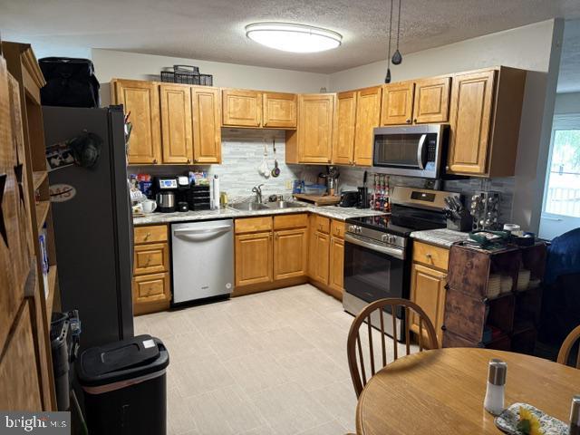586 CENTRAL AVENUE, ROMNEY - Photo 7 of 21