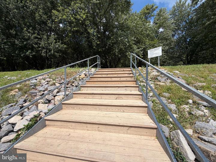 218 BLUFFS ON THE POTOMAC, ROMNEY - Photo 22 of 25