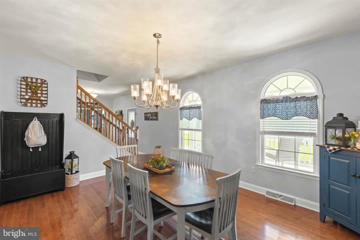 681 N. LAKEWOOD DRIVE, RIDGELEY - Photo 7 of 25