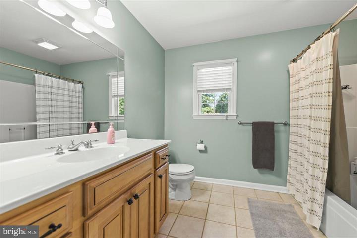 681 N. LAKEWOOD DRIVE, RIDGELEY - Photo 17 of 25