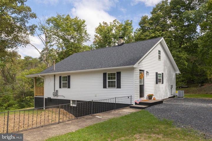 85 RALPH BARNES LANE, FORT ASHBY - Photo 3 of 25