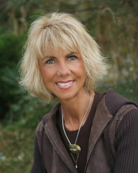 Penny Radulovich - Professional headshot