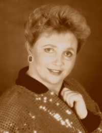 Linda Dettler - Professional headshot