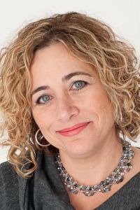 Abby Kagan, CLHMS, CRS, CNE, GRI, CDPE, SRES - Professional headshot