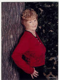 Sandy Davis - Professional headshot