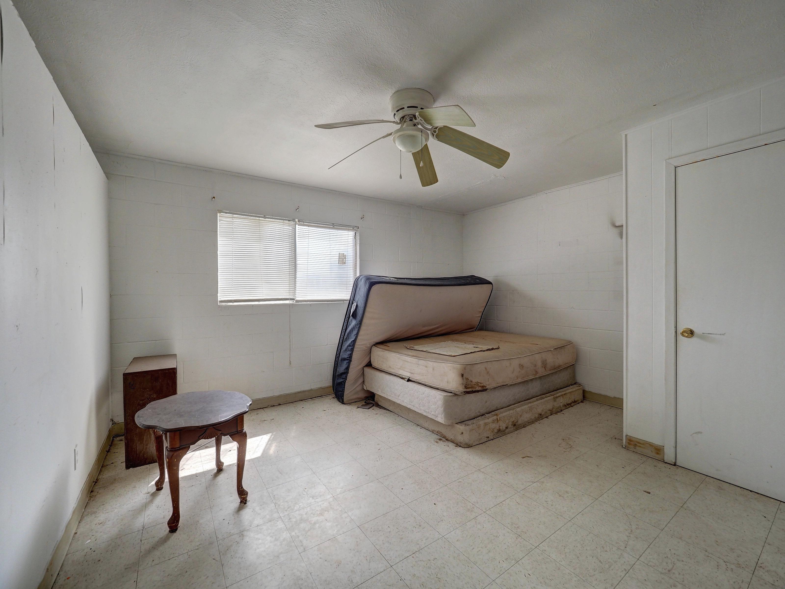 628 W Mesquite Ave, Kingsville - Photo 4 of 10