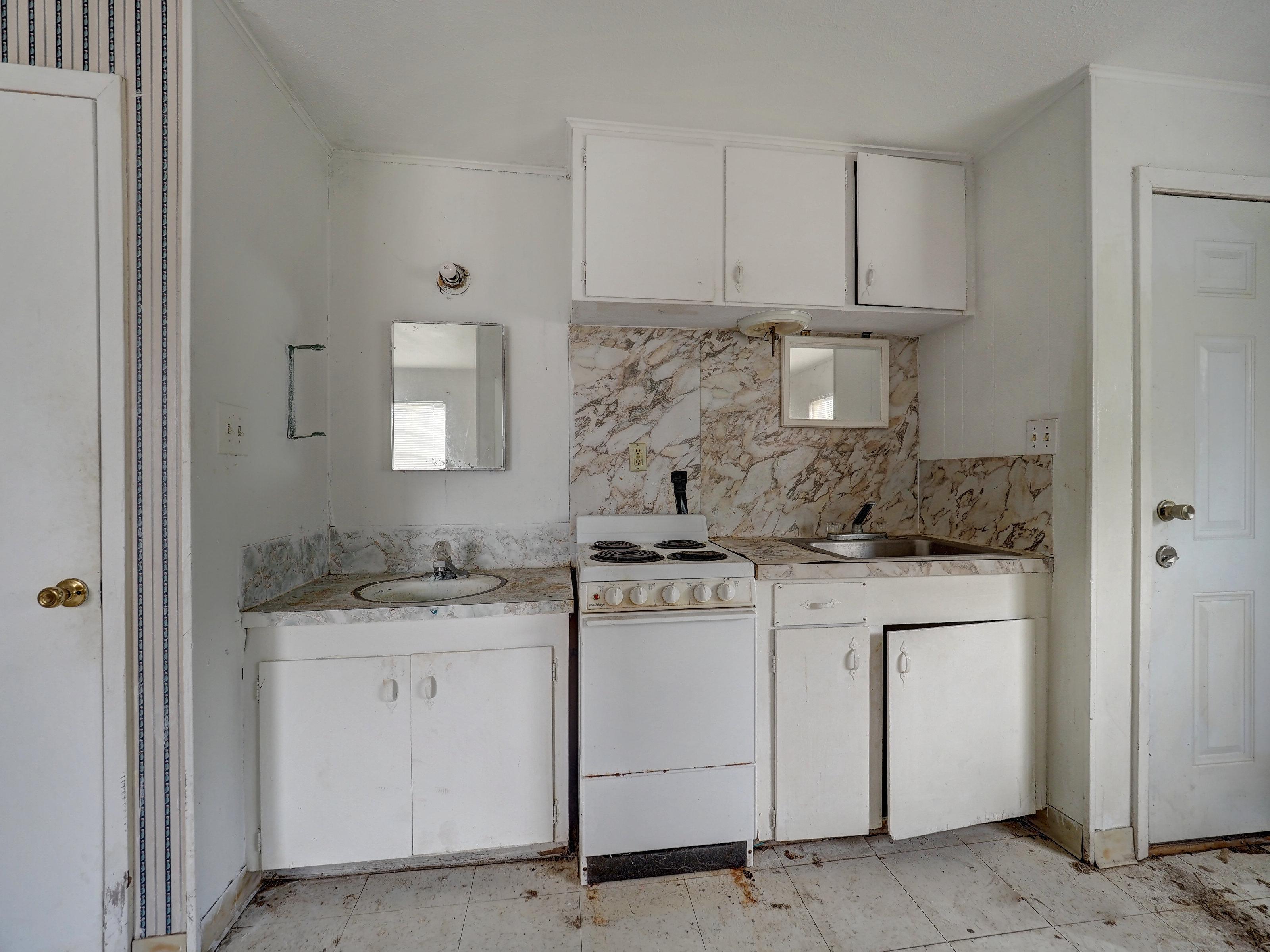 628 W Mesquite Ave, Kingsville - Photo 2 of 10