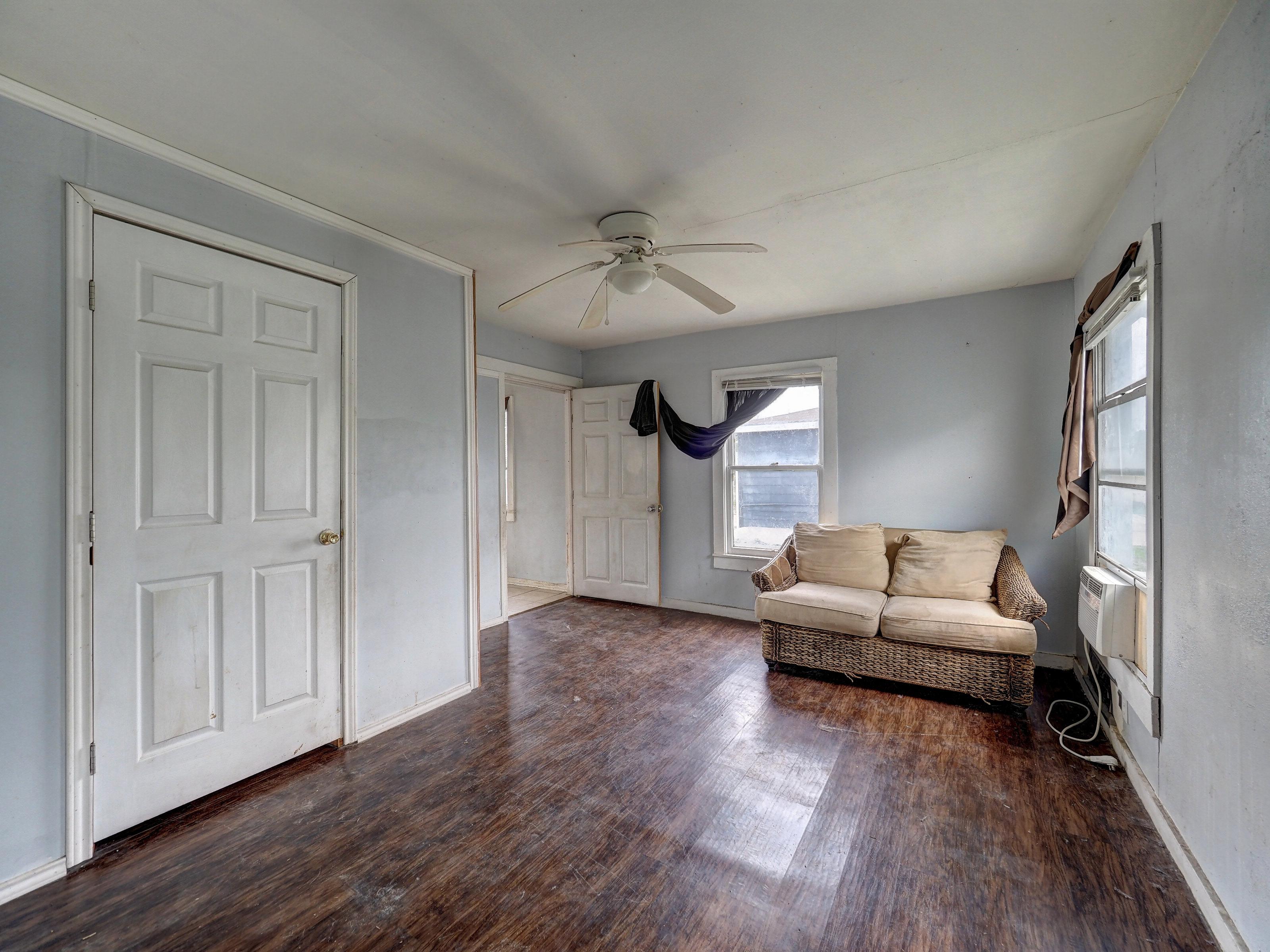 307 W Lee Ave, Kingsville - Photo 4 of 4