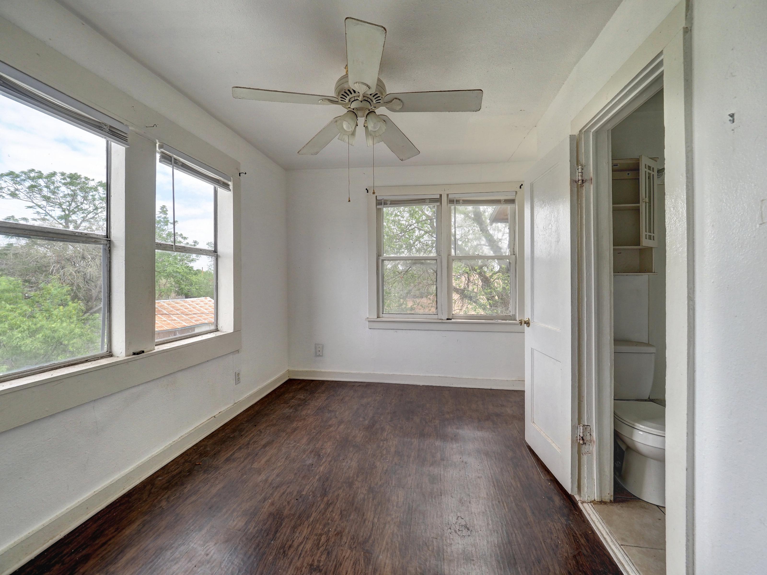 1106 E Huisache Ave, Kingsville - Photo 15 of 26