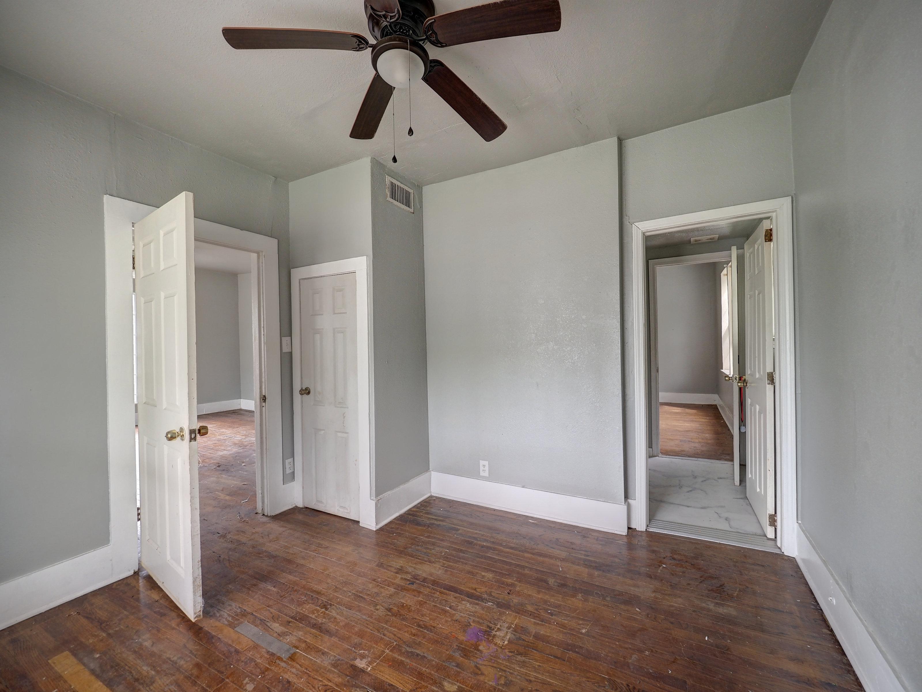 1106 E Huisache Ave, Kingsville - Photo 13 of 26