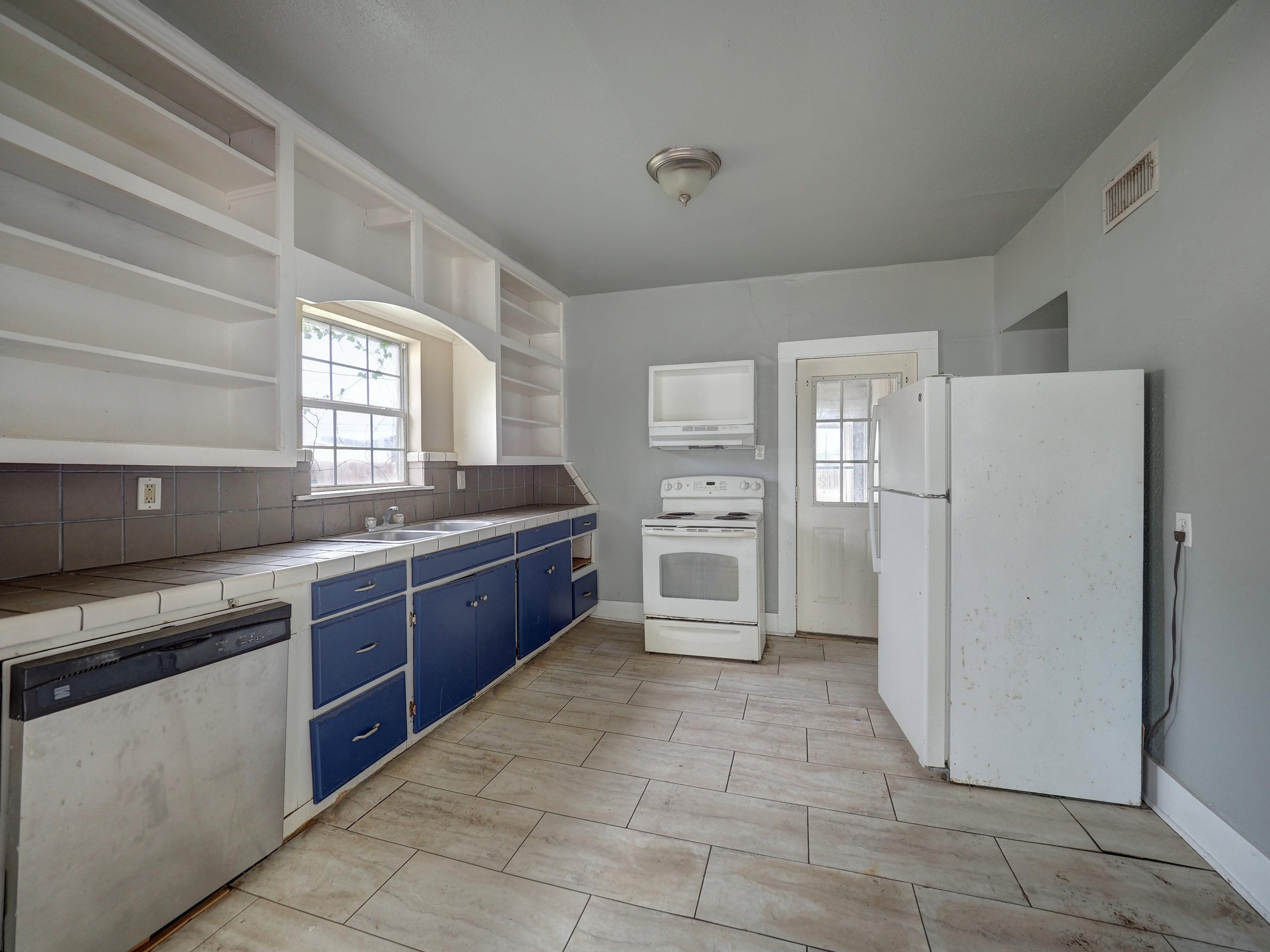 1106 E Huisache Ave, Kingsville - Photo 6 of 26
