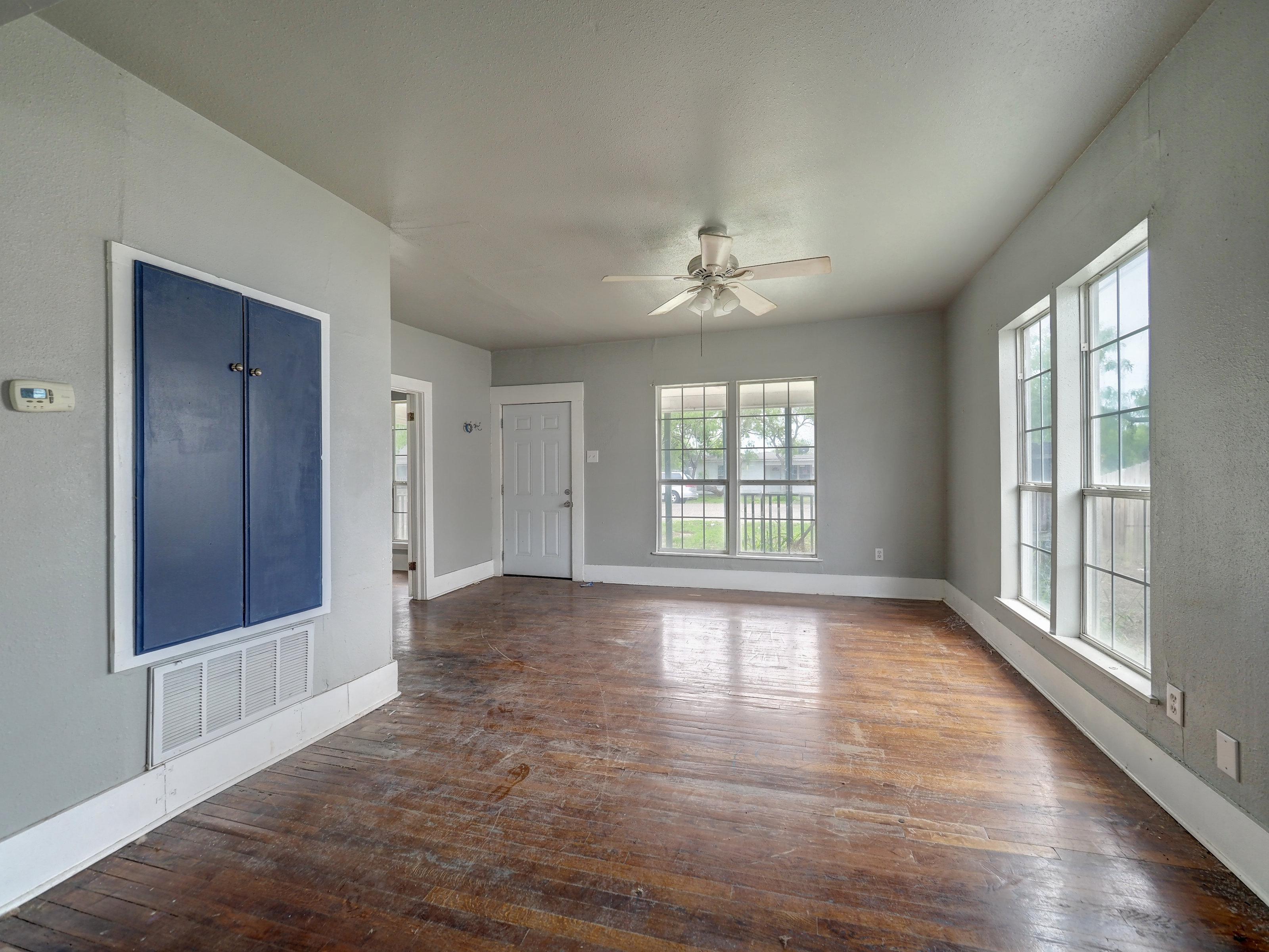 1106 E Huisache Ave, Kingsville - Photo 21 of 26