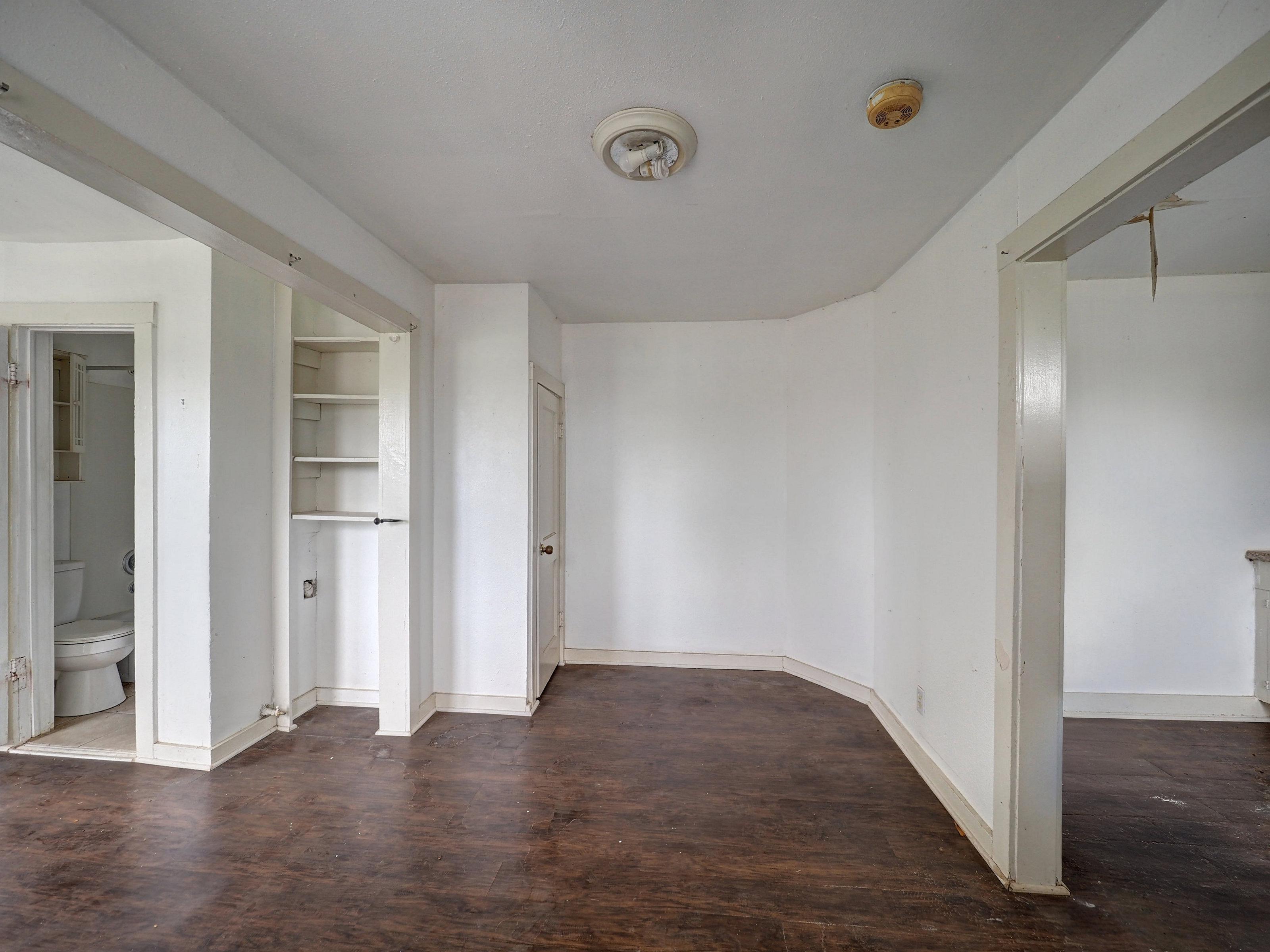 1106 E Huisache Ave, Kingsville - Photo 5 of 26