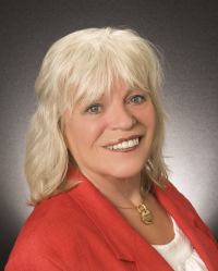 Mab Finch - Professional headshot