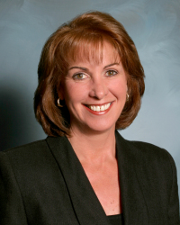 Mary Kubalewski - Professional headshot