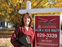 Anne Marie McKenzie - Professional headshot