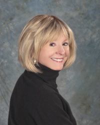 Sandra Schmude - Professional headshot