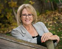 Lorie Irwin - Professional headshot