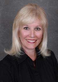 Suzanne McGill - Professional headshot