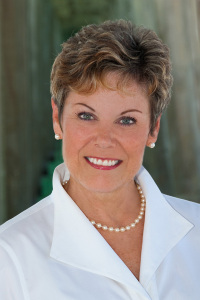 Bobbi Blades - Professional headshot