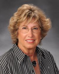 Rae Wakelin - Professional headshot
