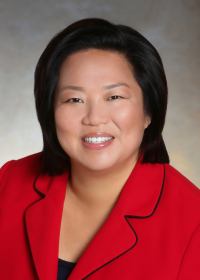 Linda Lee - Professional headshot