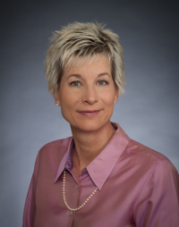 Lisa Howard - Professional headshot