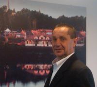 Dennis Brides - Professional headshot