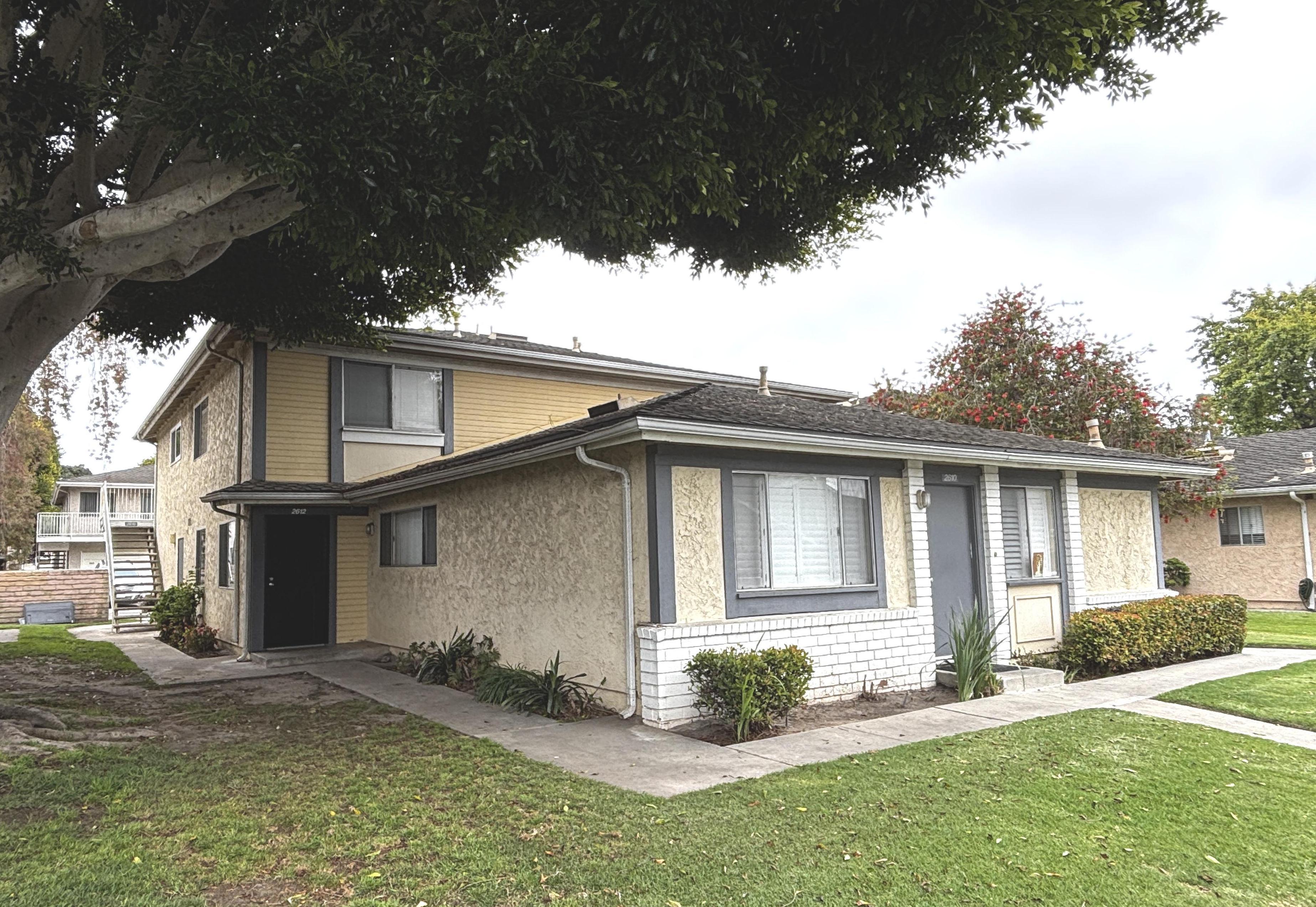 Condo/Townhouse at 2616 Tiller Avenue
