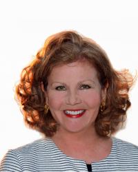Julia Applegate - Professional headshot