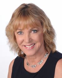 Lynda Kayes - Professional headshot